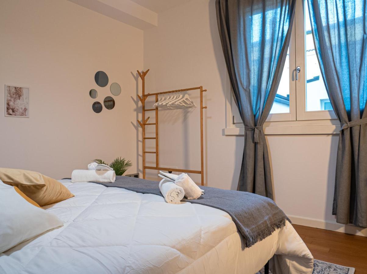 Maison Blanche: Appartamento Elegante Con Parcheggio Privato Mantova Luaran gambar