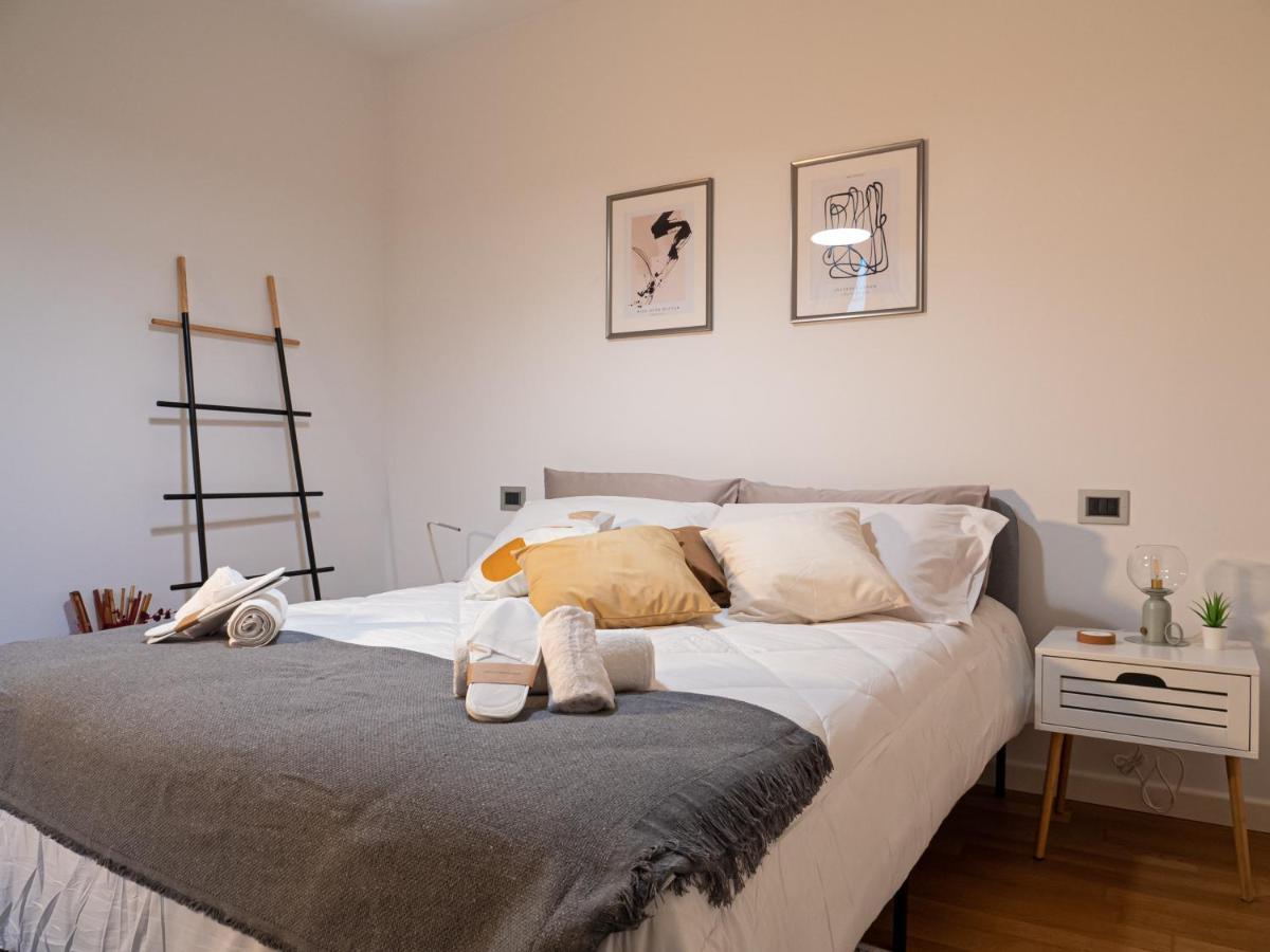 Maison Blanche: Appartamento Elegante Con Parcheggio Privato Mantova Luaran gambar