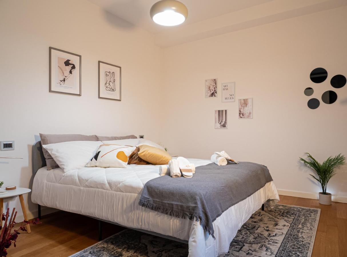 Maison Blanche: Appartamento Elegante Con Parcheggio Privato Mantova Luaran gambar